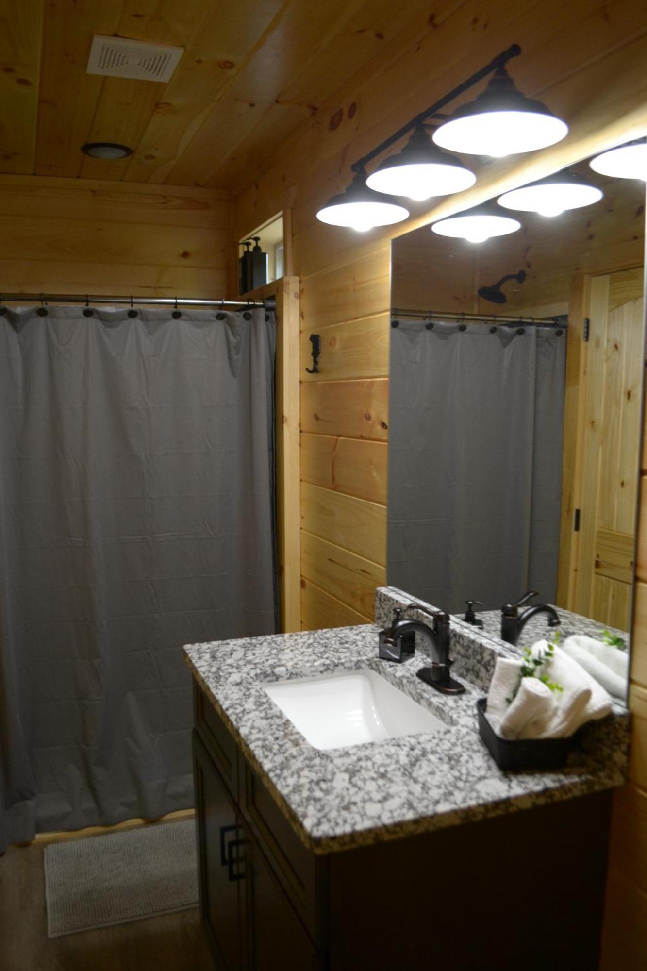 Counting Stars Luxury Cabin! *