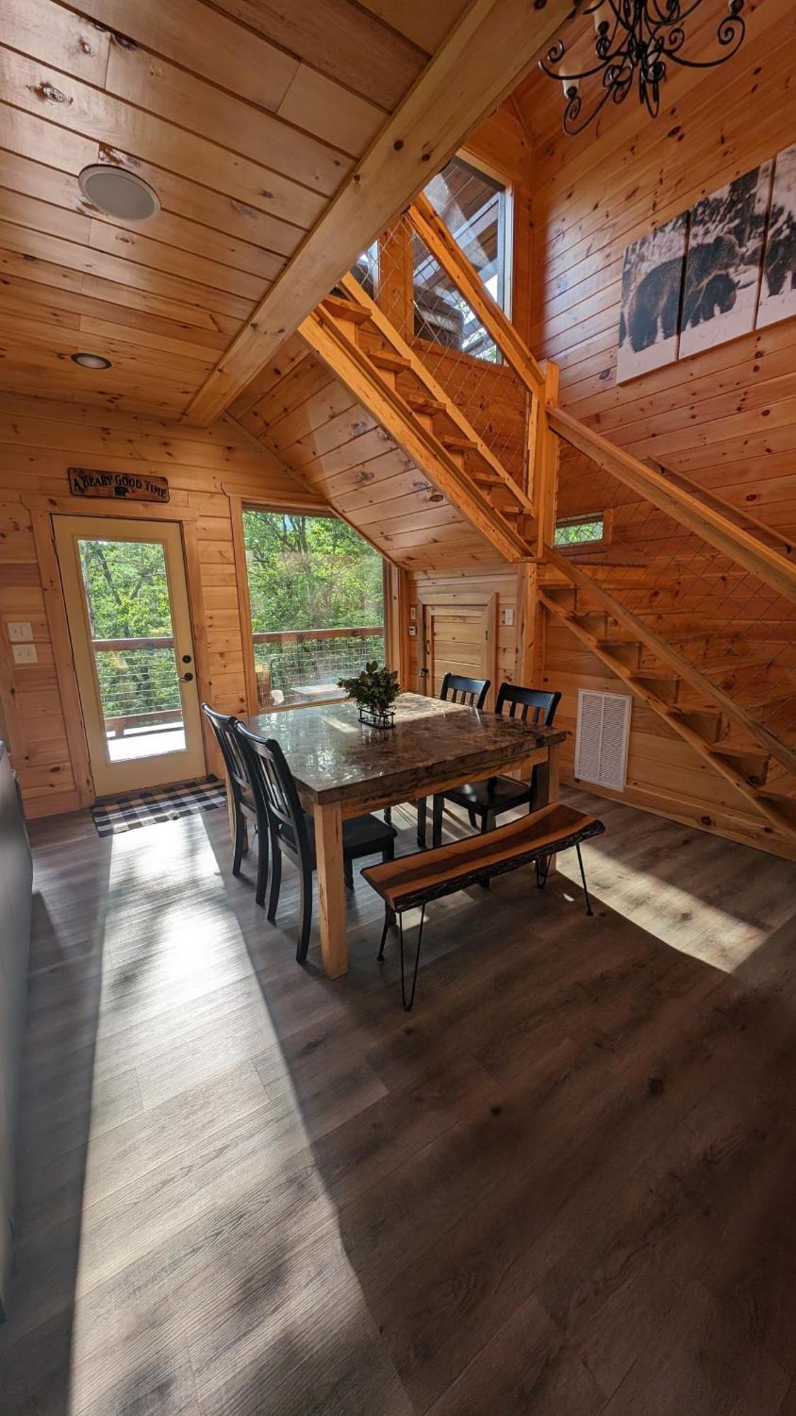 Counting Stars Luxury Cabin!
